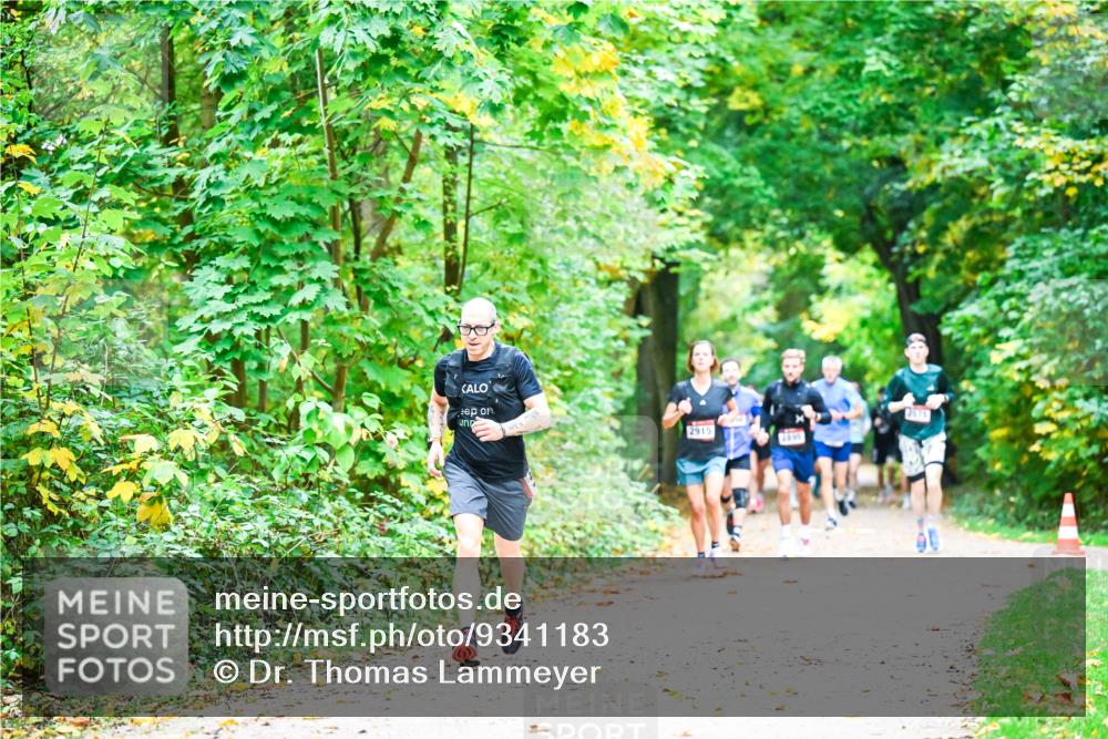 12.10.2025 - Bramfelder Halbmarathon 2025 Dr. Thomas Lammeyer http://msf.ph/oto/9341183 12.10.2025 09:51:03 Laufen 2915, 3575 meine-sportfotos.de