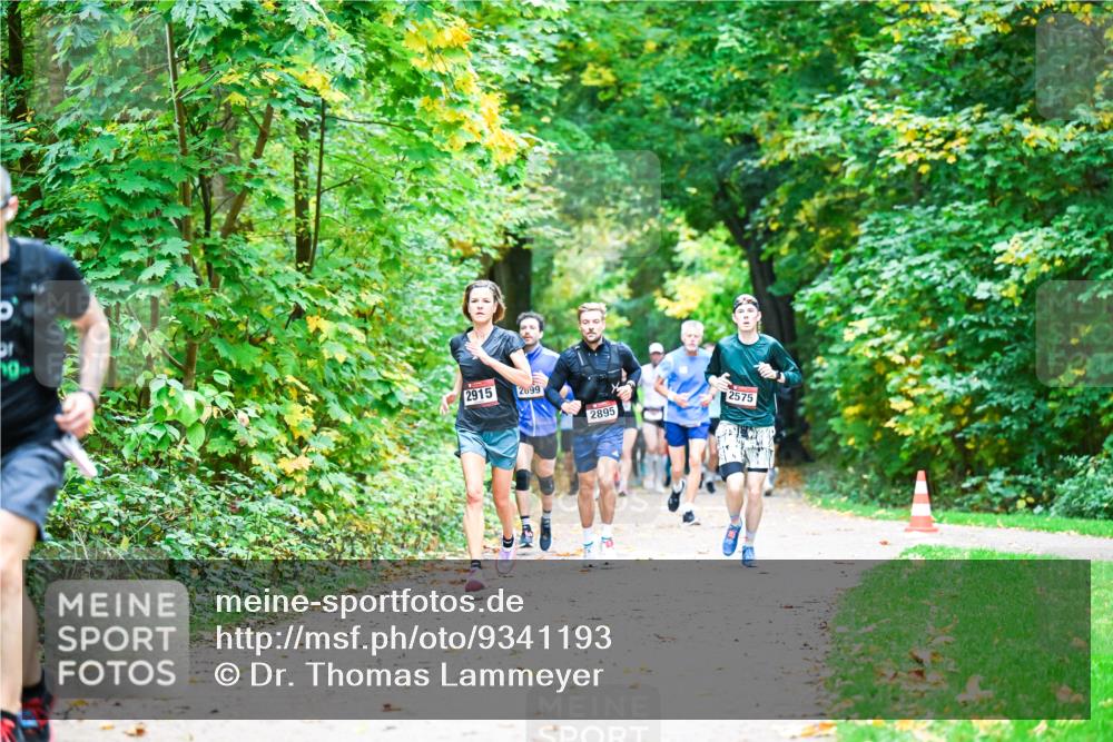 12.10.2025 - Bramfelder Halbmarathon 2025 Dr. Thomas Lammeyer http://msf.ph/oto/9341193 12.10.2025 09:51:04 Laufen 0, 2915, 2699, 2575, 2895 meine-sportfotos.de