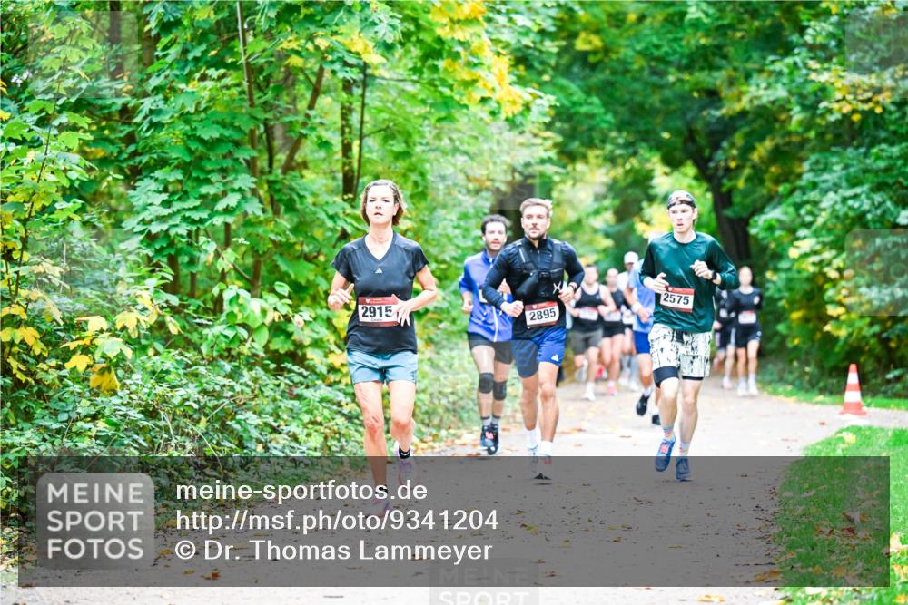 12.10.2025 - Bramfelder Halbmarathon 2025 Dr. Thomas Lammeyer http://msf.ph/oto/9341204 12.10.2025 09:51:06 Laufen 2915, 2895, 2575 meine-sportfotos.de