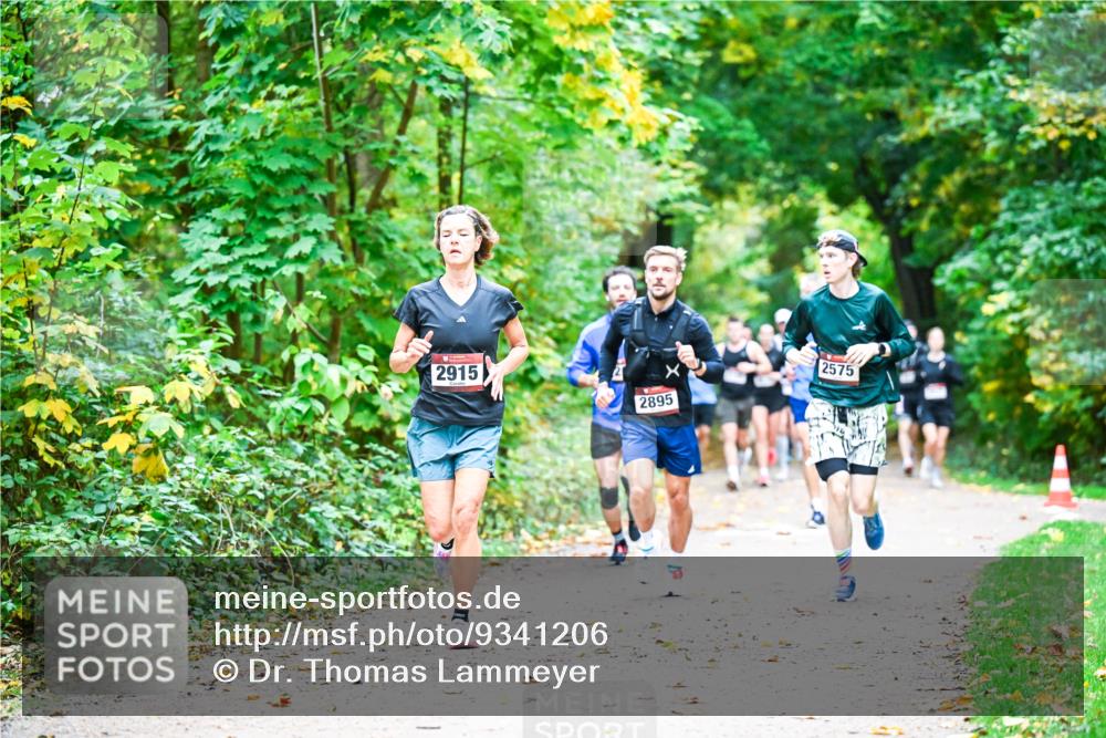 12.10.2025 - Bramfelder Halbmarathon 2025 Dr. Thomas Lammeyer http://msf.ph/oto/9341206 12.10.2025 09:51:06 Laufen 2915, 7, 2895, 2575 meine-sportfotos.de