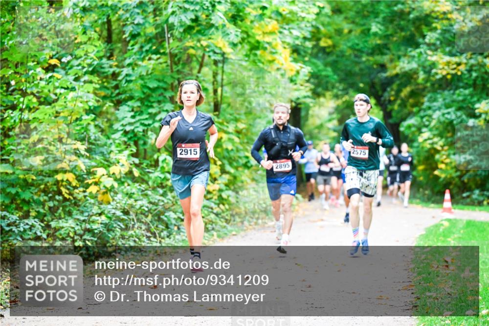 12.10.2025 - Bramfelder Halbmarathon 2025 Dr. Thomas Lammeyer http://msf.ph/oto/9341209 12.10.2025 09:51:07 Laufen 2915, 2895, 2575 meine-sportfotos.de