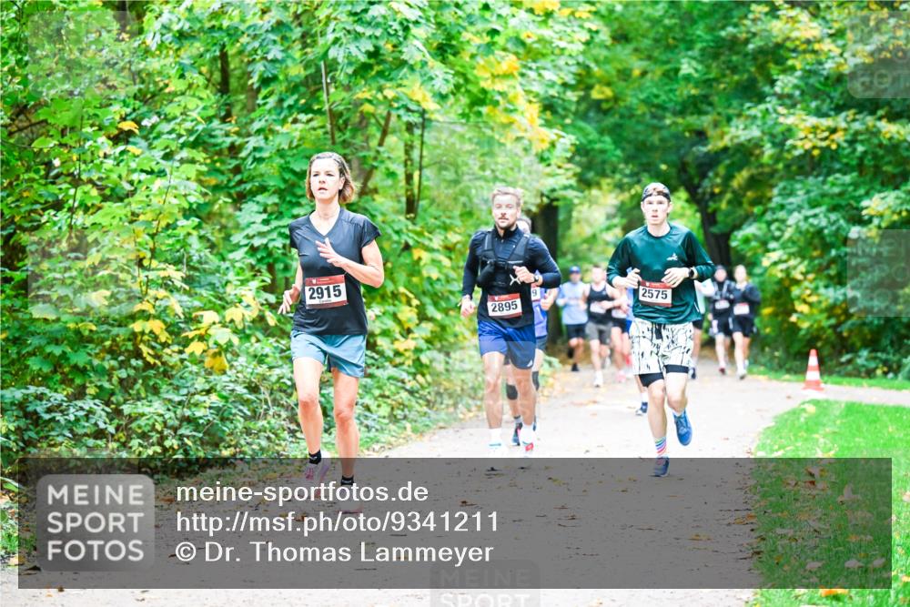 12.10.2025 - Bramfelder Halbmarathon 2025 Dr. Thomas Lammeyer http://msf.ph/oto/9341211 12.10.2025 09:51:07 Laufen 2915, 2895, 2575 meine-sportfotos.de