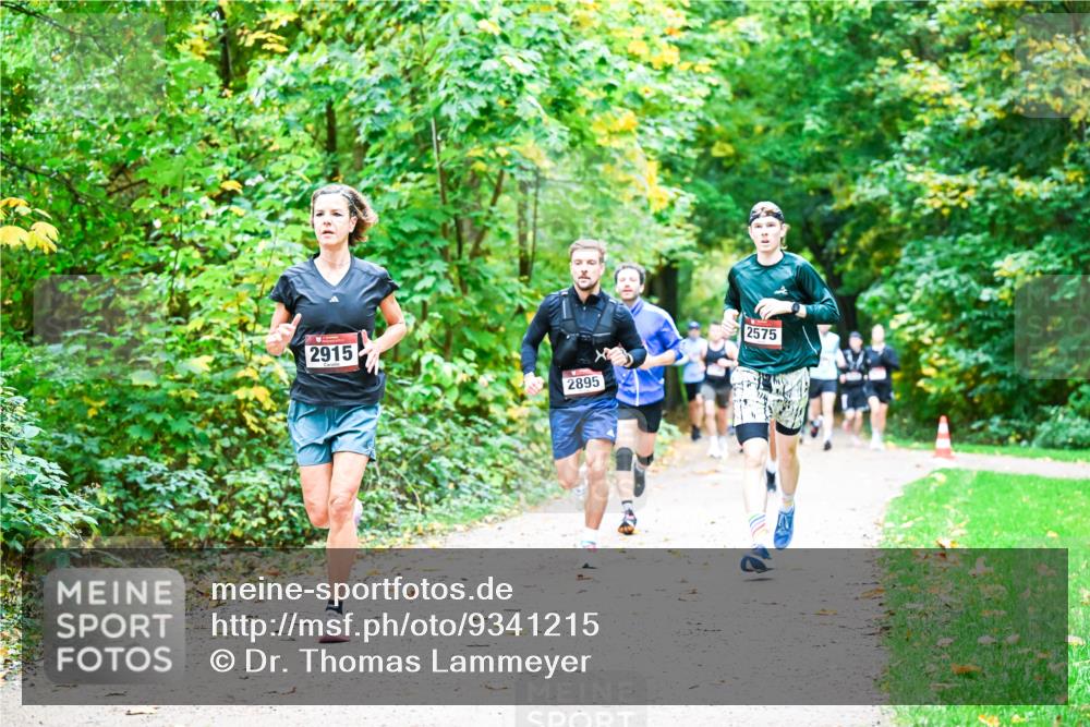 12.10.2025 - Bramfelder Halbmarathon 2025 Dr. Thomas Lammeyer http://msf.ph/oto/9341215 12.10.2025 09:51:07 Laufen 2915, 2895, 2575 meine-sportfotos.de