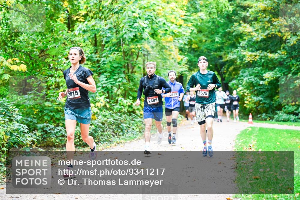 12.10.2025 - Bramfelder Halbmarathon 2025 Dr. Thomas Lammeyer http://msf.ph/oto/9341217 12.10.2025 09:51:08 Laufen 2915, 2895, 2699, 2575 meine-sportfotos.de