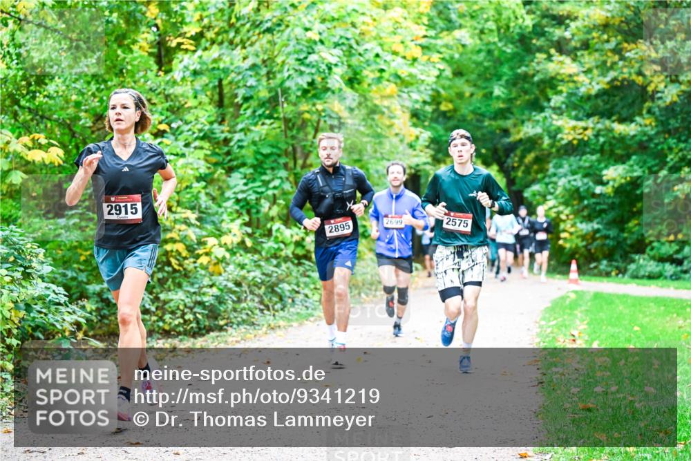 12.10.2025 - Bramfelder Halbmarathon 2025 Dr. Thomas Lammeyer http://msf.ph/oto/9341219 12.10.2025 09:51:08 Laufen 2915, 2895, 2699, 2575 meine-sportfotos.de