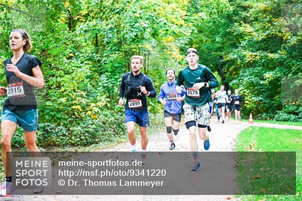12.10.2025 - Bramfelder Halbmarathon 2025 Dr. Thomas Lammeyer http://msf.ph/oto/9341220 12.10.2025 09:51:08 Laufen 2915, 2895, 2699, 2575 meine-sportfotos.de