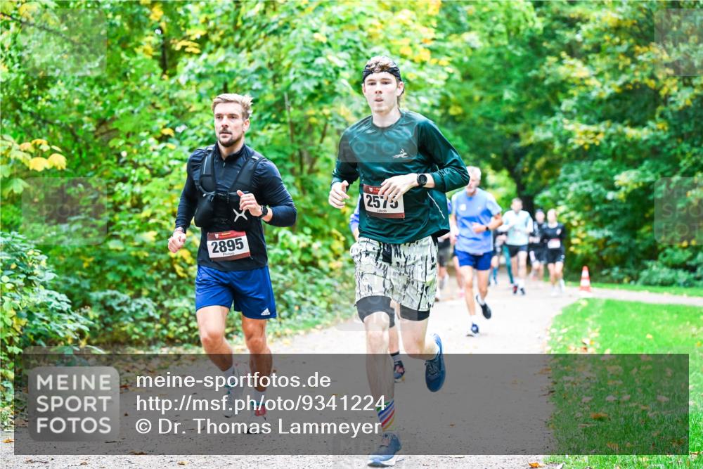 12.10.2025 - Bramfelder Halbmarathon 2025 Dr. Thomas Lammeyer http://msf.ph/oto/9341224 12.10.2025 09:51:09 Laufen 2895, 2575 meine-sportfotos.de