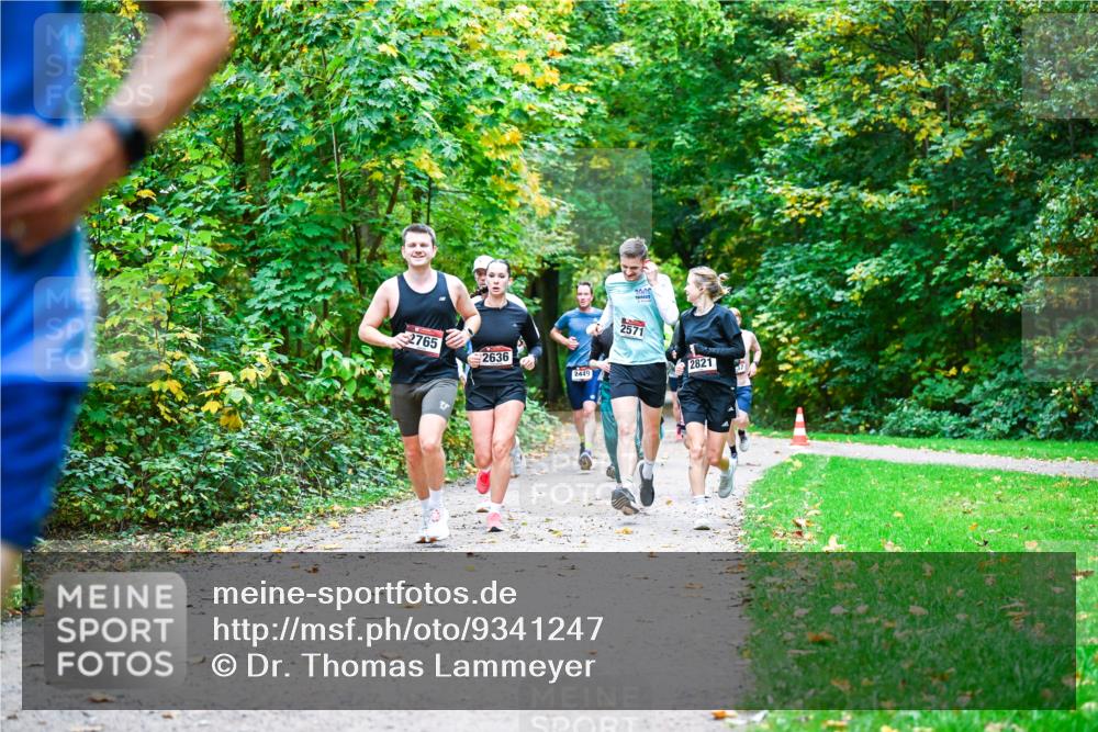 12.10.2025 - Bramfelder Halbmarathon 2025 Dr. Thomas Lammeyer http://msf.ph/oto/9341247 12.10.2025 09:51:13 Laufen 2765, 2636, 2449, 2005, 2571, 2821, 37 meine-sportfotos.de