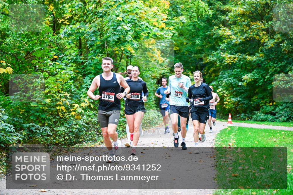 12.10.2025 - Bramfelder Halbmarathon 2025 Dr. Thomas Lammeyer http://msf.ph/oto/9341252 12.10.2025 09:51:13 Laufen 2765, 2636, 2449, 2571, 282, 437 meine-sportfotos.de