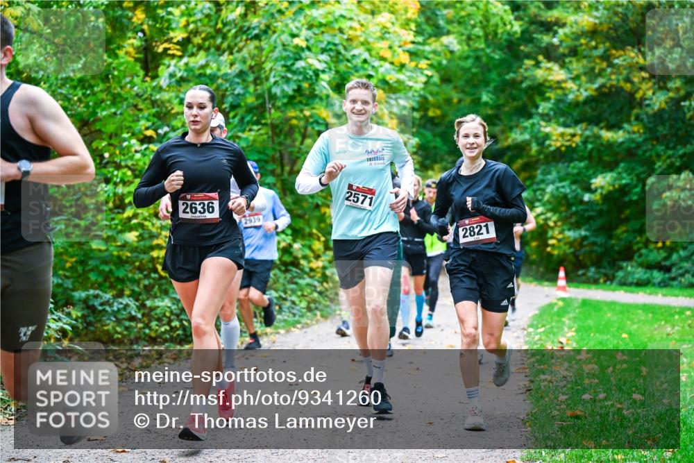 12.10.2025 - Bramfelder Halbmarathon 2025 Dr. Thomas Lammeyer http://msf.ph/oto/9341260 12.10.2025 09:51:15 Laufen 2636, 2939, 2571, 2821 meine-sportfotos.de