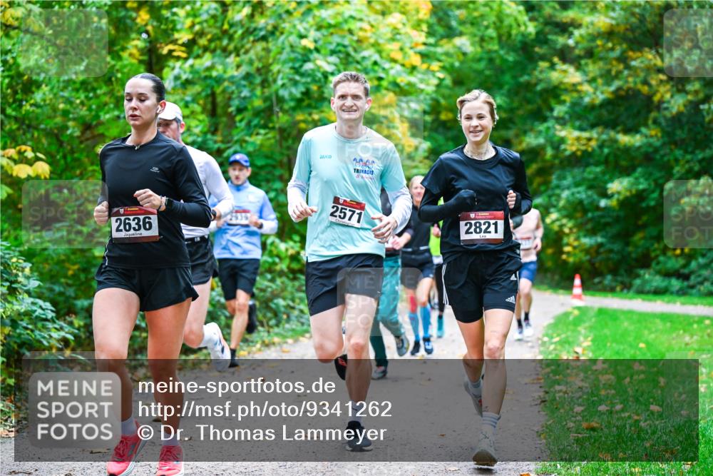 12.10.2025 - Bramfelder Halbmarathon 2025 Dr. Thomas Lammeyer http://msf.ph/oto/9341262 12.10.2025 09:51:15 Laufen 2636, 2571, 2821 meine-sportfotos.de