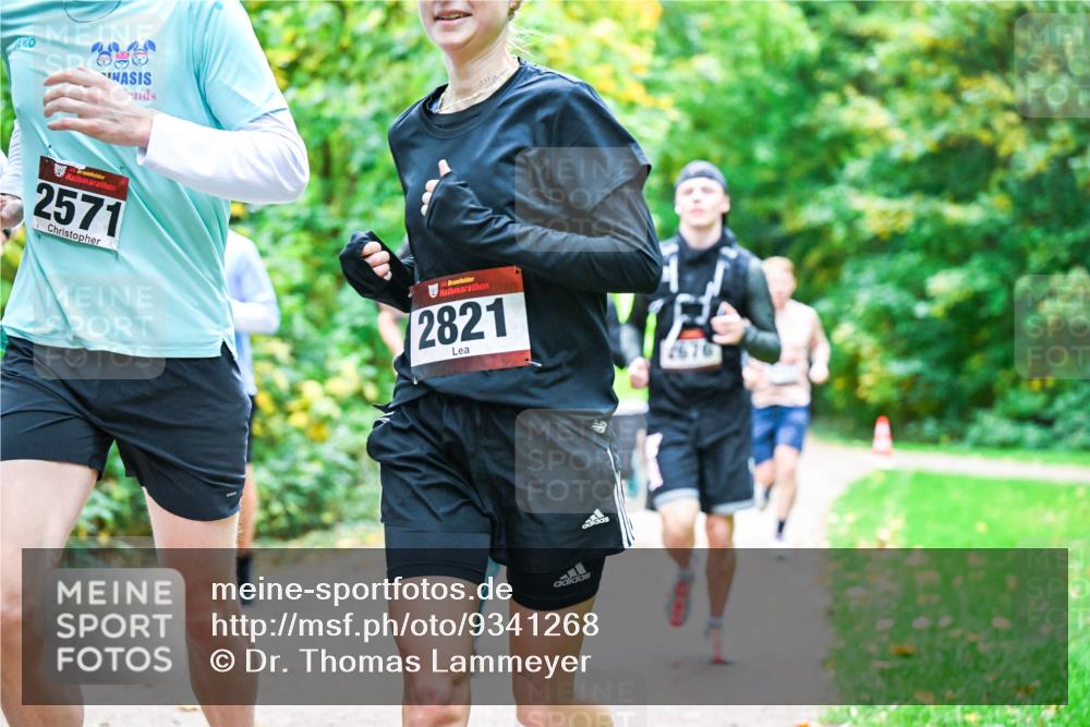 12.10.2025 - Bramfelder Halbmarathon 2025 Dr. Thomas Lammeyer http://msf.ph/oto/9341268 12.10.2025 09:51:16 Laufen 2571, 2821, 2676 meine-sportfotos.de