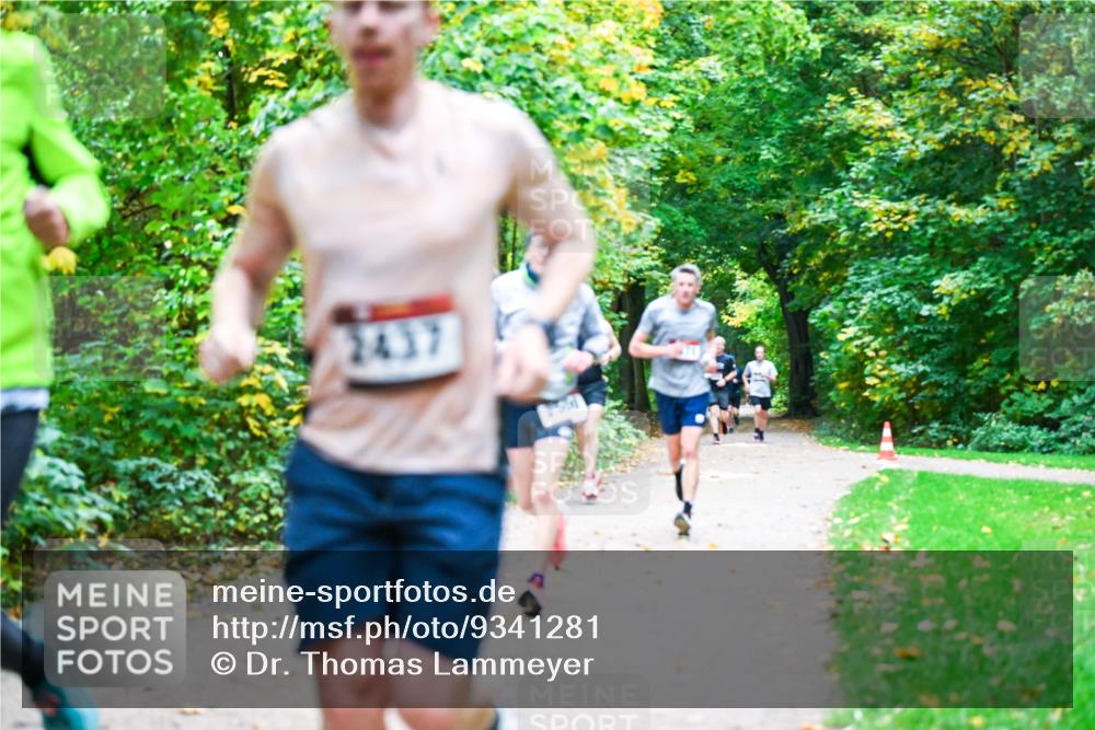 12.10.2025 - Bramfelder Halbmarathon 2025 Dr. Thomas Lammeyer http://msf.ph/oto/9341281 12.10.2025 09:51:18 Laufen 2437 meine-sportfotos.de