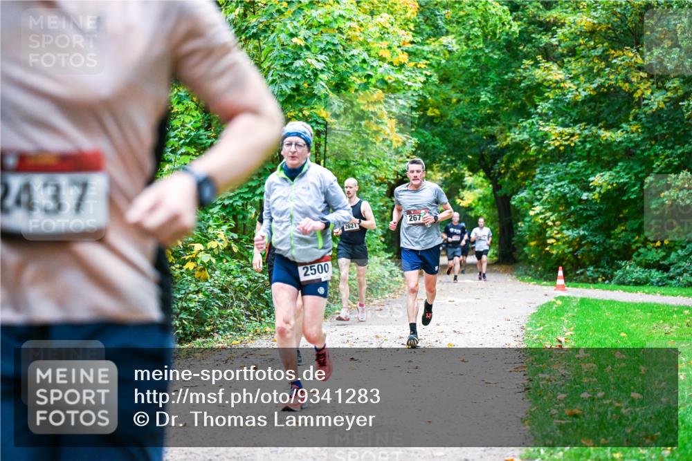 12.10.2025 - Bramfelder Halbmarathon 2025 Dr. Thomas Lammeyer http://msf.ph/oto/9341283 12.10.2025 09:51:19 Laufen 2437, 2500, 2621, 267 meine-sportfotos.de