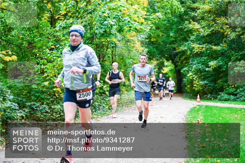 12.10.2025 - Bramfelder Halbmarathon 2025 Dr. Thomas Lammeyer http://msf.ph/oto/9341287 12.10.2025 09:51:19 Laufen 2500, 2621, 2671, 919 meine-sportfotos.de