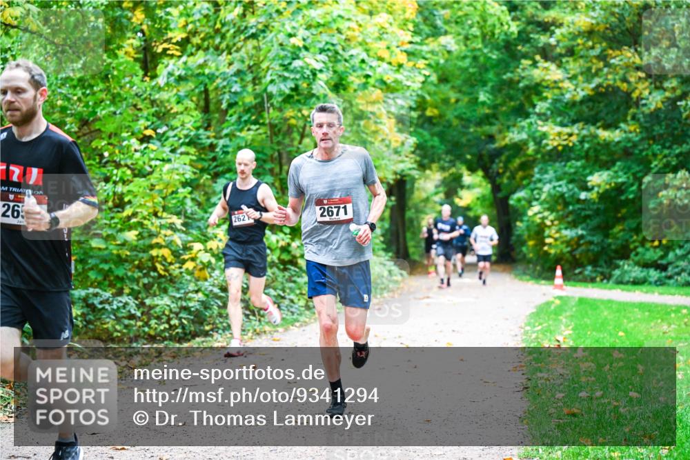 12.10.2025 - Bramfelder Halbmarathon 2025 Dr. Thomas Lammeyer http://msf.ph/oto/9341294 12.10.2025 09:51:20 Laufen 26, 262, 2671 meine-sportfotos.de