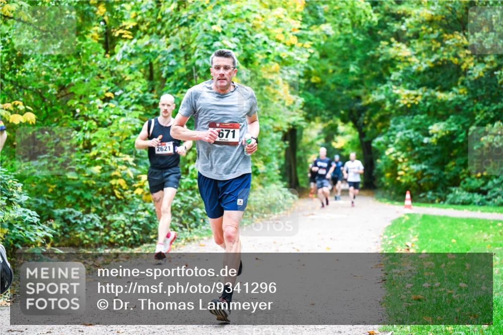 12.10.2025 - Bramfelder Halbmarathon 2025 Dr. Thomas Lammeyer http://msf.ph/oto/9341296 12.10.2025 09:51:21 Laufen 2621, 671 meine-sportfotos.de