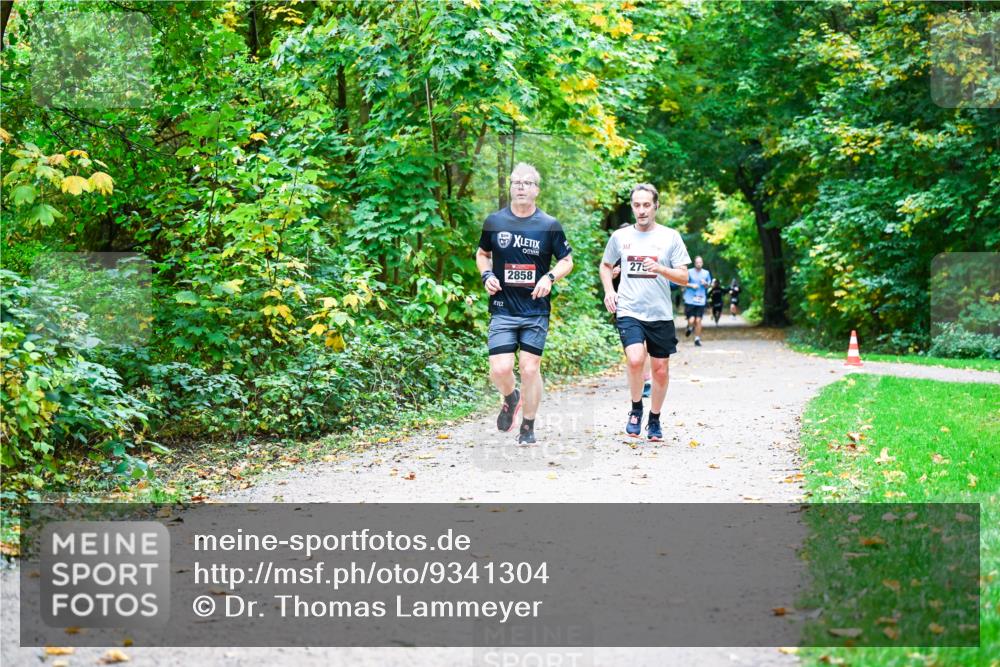 12.10.2025 - Bramfelder Halbmarathon 2025 Dr. Thomas Lammeyer http://msf.ph/oto/9341304 12.10.2025 09:51:26 Laufen 0, 7, 2858, 27 meine-sportfotos.de