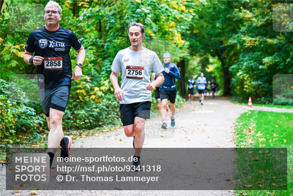 12.10.2025 - Bramfelder Halbmarathon 2025 Dr. Thomas Lammeyer http://msf.ph/oto/9341318 12.10.2025 09:51:28 Laufen 2858, 361, 2756 meine-sportfotos.de