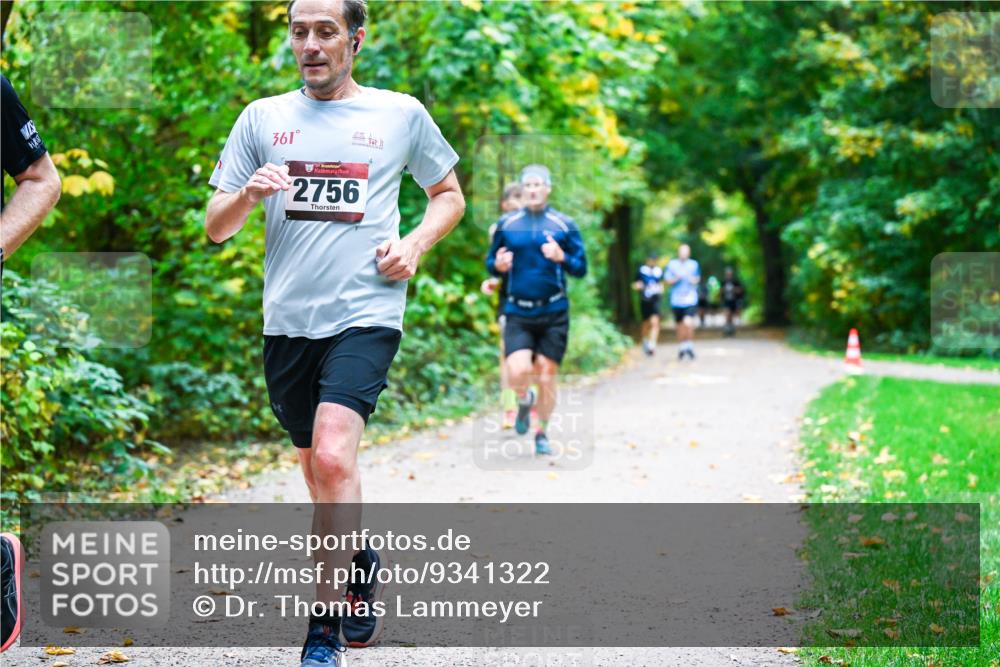 12.10.2025 - Bramfelder Halbmarathon 2025 Dr. Thomas Lammeyer http://msf.ph/oto/9341322 12.10.2025 09:51:29 Laufen 361, 2756 meine-sportfotos.de