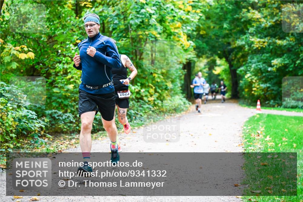 12.10.2025 - Bramfelder Halbmarathon 2025 Dr. Thomas Lammeyer http://msf.ph/oto/9341332 12.10.2025 09:51:30 Laufen 2823 meine-sportfotos.de