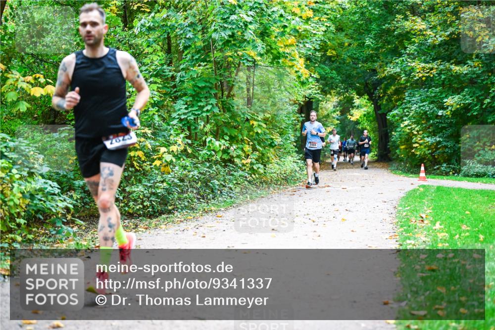 12.10.2025 - Bramfelder Halbmarathon 2025 Dr. Thomas Lammeyer http://msf.ph/oto/9341337 12.10.2025 09:51:31 Laufen 2823, 2465 meine-sportfotos.de