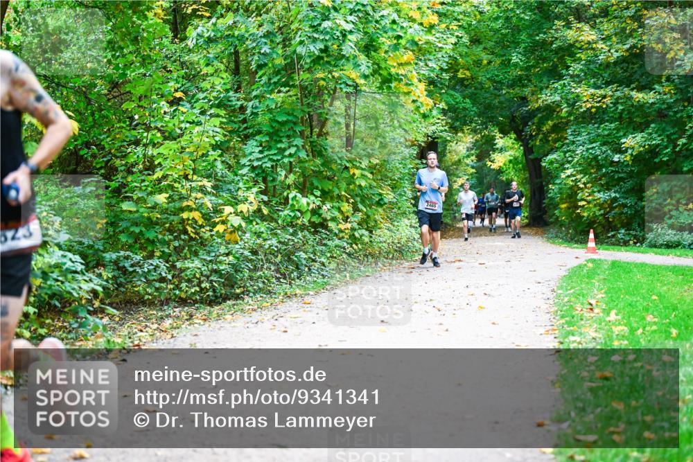 12.10.2025 - Bramfelder Halbmarathon 2025 Dr. Thomas Lammeyer http://msf.ph/oto/9341341 12.10.2025 09:51:32 Laufen 823, 2465 meine-sportfotos.de