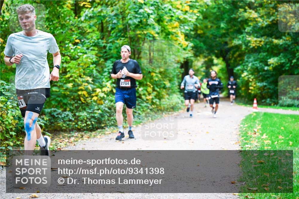 12.10.2025 - Bramfelder Halbmarathon 2025 Dr. Thomas Lammeyer http://msf.ph/oto/9341398 12.10.2025 09:51:42 Laufen 31, 2704 meine-sportfotos.de