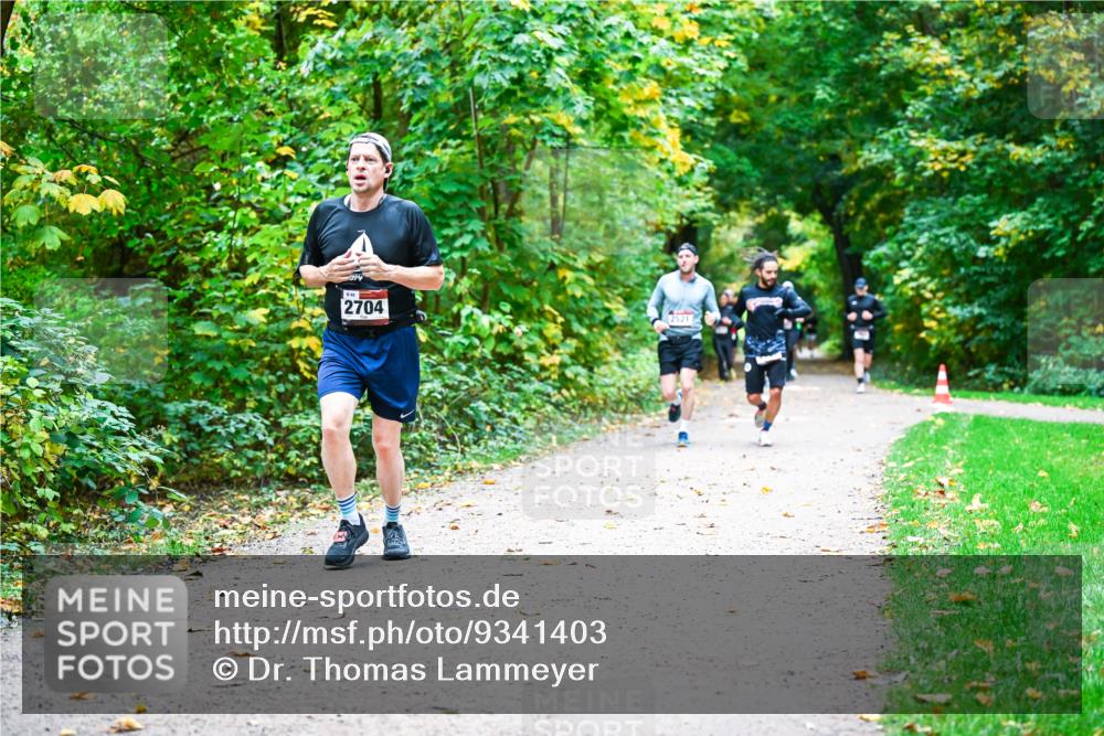 12.10.2025 - Bramfelder Halbmarathon 2025 Dr. Thomas Lammeyer http://msf.ph/oto/9341403 12.10.2025 09:51:42 Laufen 2704, 2521 meine-sportfotos.de