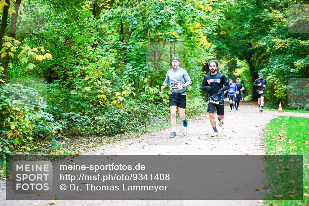 12.10.2025 - Bramfelder Halbmarathon 2025 Dr. Thomas Lammeyer http://msf.ph/oto/9341408 12.10.2025 09:51:44 Laufen 2521 meine-sportfotos.de