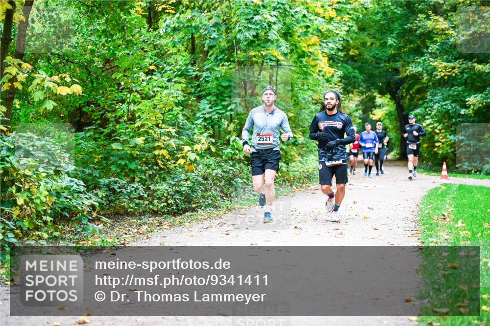 12.10.2025 - Bramfelder Halbmarathon 2025 Dr. Thomas Lammeyer http://msf.ph/oto/9341411 12.10.2025 09:51:44 Laufen 2521 meine-sportfotos.de
