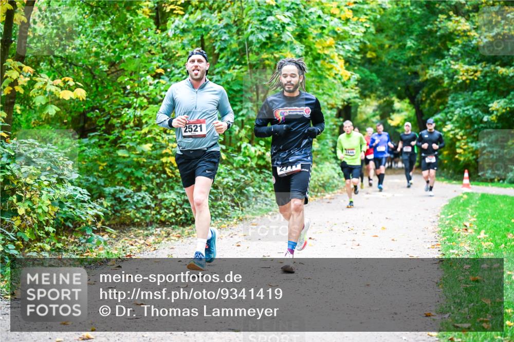 12.10.2025 - Bramfelder Halbmarathon 2025 Dr. Thomas Lammeyer http://msf.ph/oto/9341419 12.10.2025 09:51:46 Laufen 2521 meine-sportfotos.de