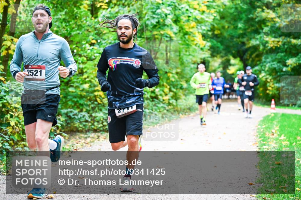 12.10.2025 - Bramfelder Halbmarathon 2025 Dr. Thomas Lammeyer http://msf.ph/oto/9341425 12.10.2025 09:51:47 Laufen 2521, 2711 meine-sportfotos.de