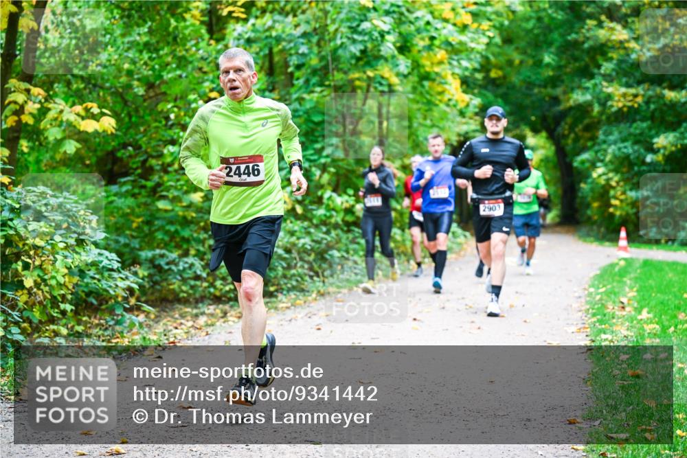 12.10.2025 - Bramfelder Halbmarathon 2025 Dr. Thomas Lammeyer http://msf.ph/oto/9341442 12.10.2025 09:51:49 Laufen 2446, 2903 meine-sportfotos.de