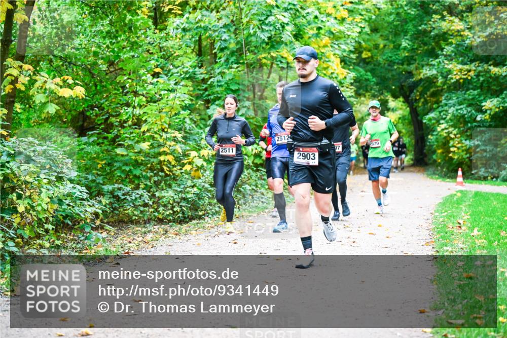 12.10.2025 - Bramfelder Halbmarathon 2025 Dr. Thomas Lammeyer http://msf.ph/oto/9341449 12.10.2025 09:51:50 Laufen 2512, 2511, 2979, 07, 2903 meine-sportfotos.de