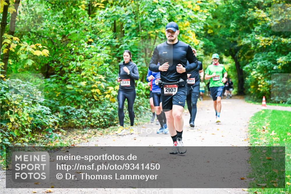 12.10.2025 - Bramfelder Halbmarathon 2025 Dr. Thomas Lammeyer http://msf.ph/oto/9341450 12.10.2025 09:51:51 Laufen 2511, 2903, 2507, 2979 meine-sportfotos.de