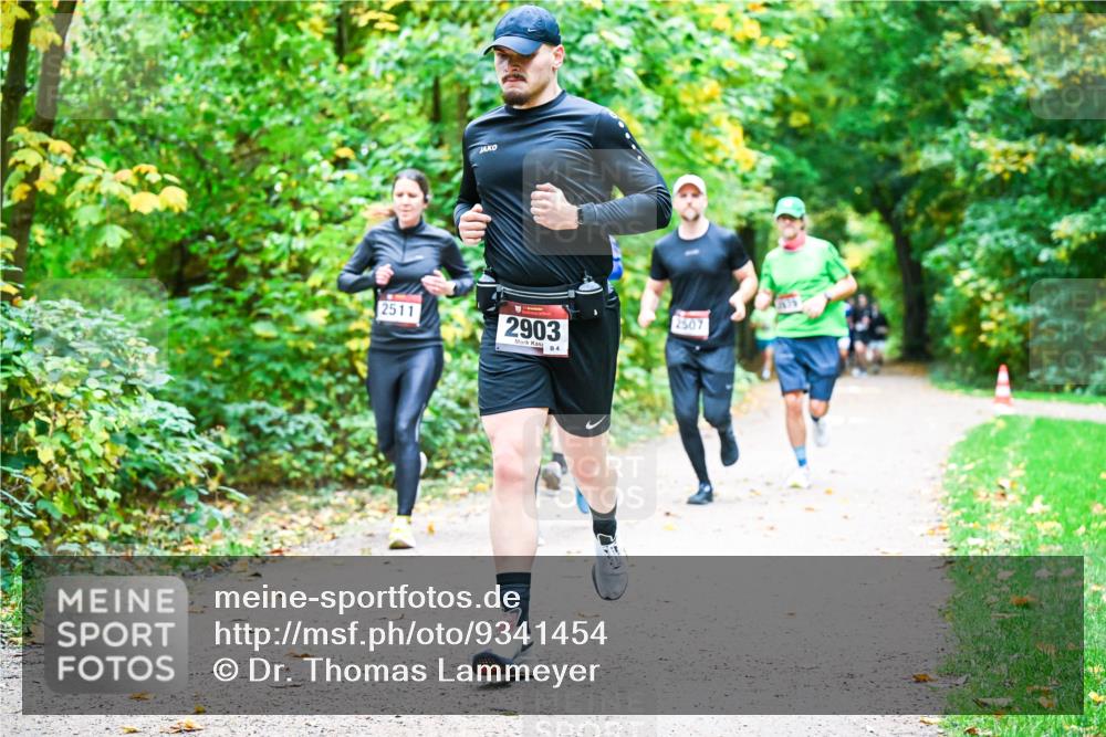 12.10.2025 - Bramfelder Halbmarathon 2025 Dr. Thomas Lammeyer http://msf.ph/oto/9341454 12.10.2025 09:51:51 Laufen 2511, 2903, 3, 2507 meine-sportfotos.de