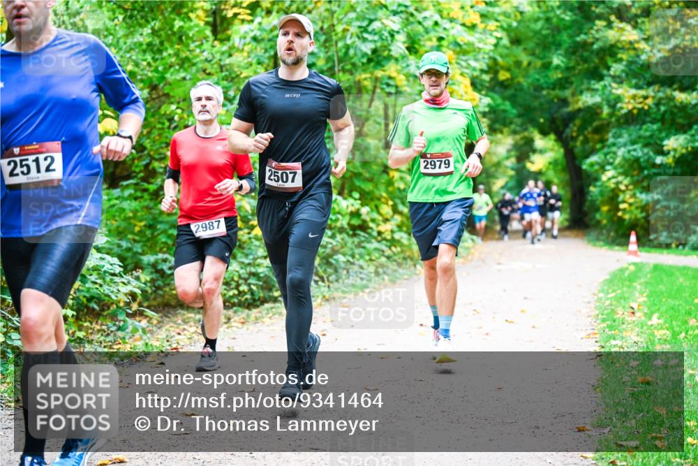 12.10.2025 - Bramfelder Halbmarathon 2025 Dr. Thomas Lammeyer http://msf.ph/oto/9341464 12.10.2025 09:51:53 Laufen 2512, 2987, 2507, 2979 meine-sportfotos.de