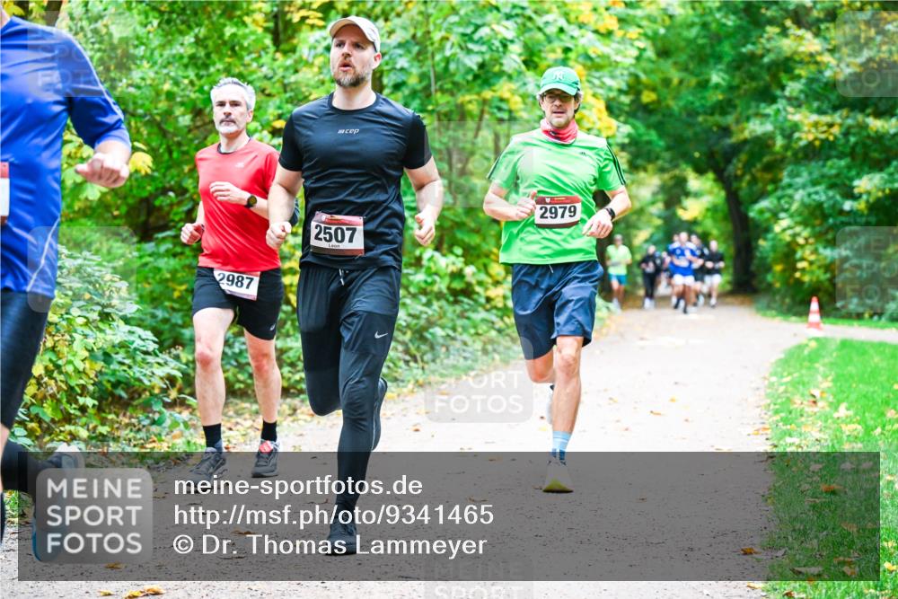 12.10.2025 - Bramfelder Halbmarathon 2025 Dr. Thomas Lammeyer http://msf.ph/oto/9341465 12.10.2025 09:51:53 Laufen 2987, 2507, 2979 meine-sportfotos.de