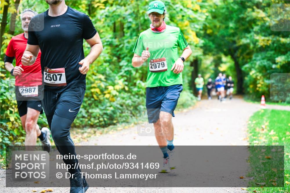 12.10.2025 - Bramfelder Halbmarathon 2025 Dr. Thomas Lammeyer http://msf.ph/oto/9341469 12.10.2025 09:51:53 Laufen 2507, 2979, 2987 meine-sportfotos.de