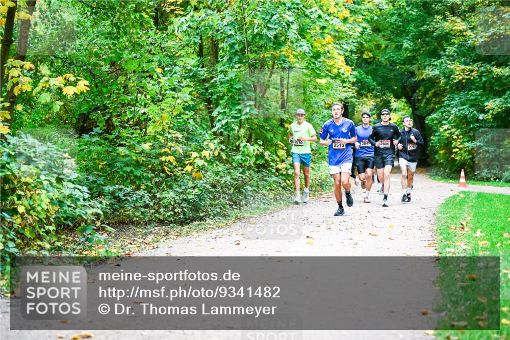 12.10.2025 - Bramfelder Halbmarathon 2025 Dr. Thomas Lammeyer http://msf.ph/oto/9341482 12.10.2025 09:52:00 Laufen 2610, 2845, 2880, 2515, 2753 meine-sportfotos.de