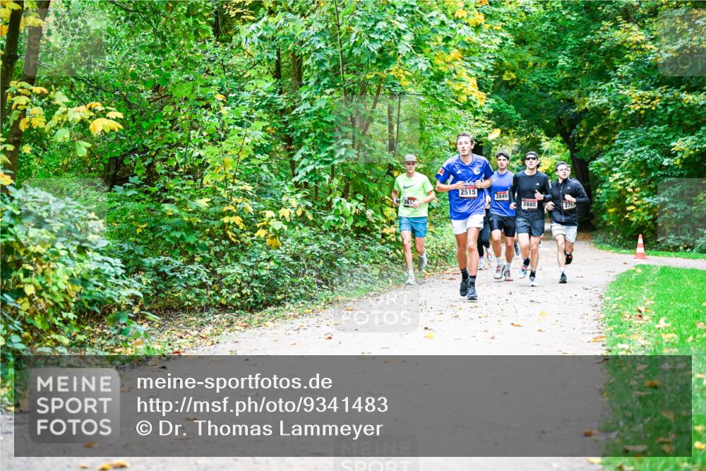 12.10.2025 - Bramfelder Halbmarathon 2025 Dr. Thomas Lammeyer http://msf.ph/oto/9341483 12.10.2025 09:52:00 Laufen 2515, 2845, 2880, 2753, 2759 meine-sportfotos.de