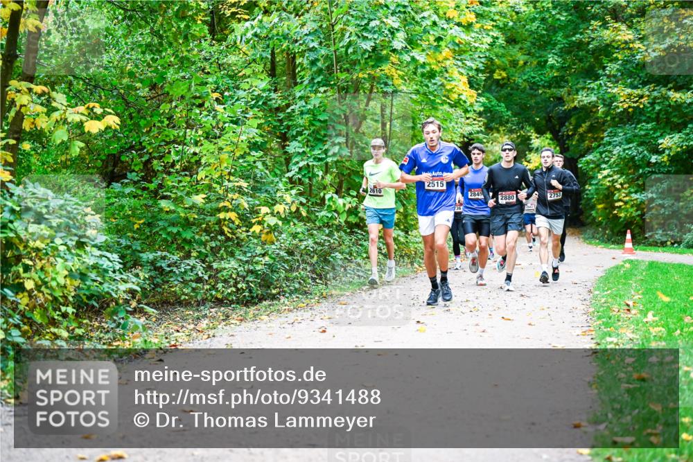 12.10.2025 - Bramfelder Halbmarathon 2025 Dr. Thomas Lammeyer http://msf.ph/oto/9341488 12.10.2025 09:52:01 Laufen 2515, 2610, 2845, 2880, 2753, 2942 meine-sportfotos.de