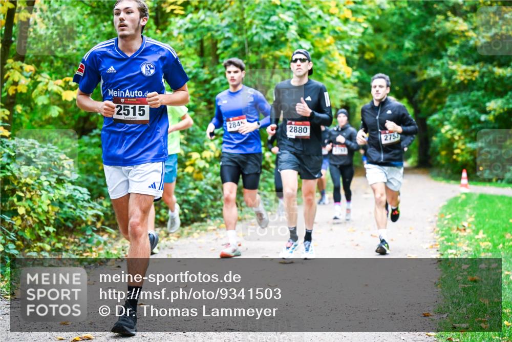 12.10.2025 - Bramfelder Halbmarathon 2025 Dr. Thomas Lammeyer http://msf.ph/oto/9341503 12.10.2025 09:52:03 Laufen 2515, 284, 2880, 2753 meine-sportfotos.de