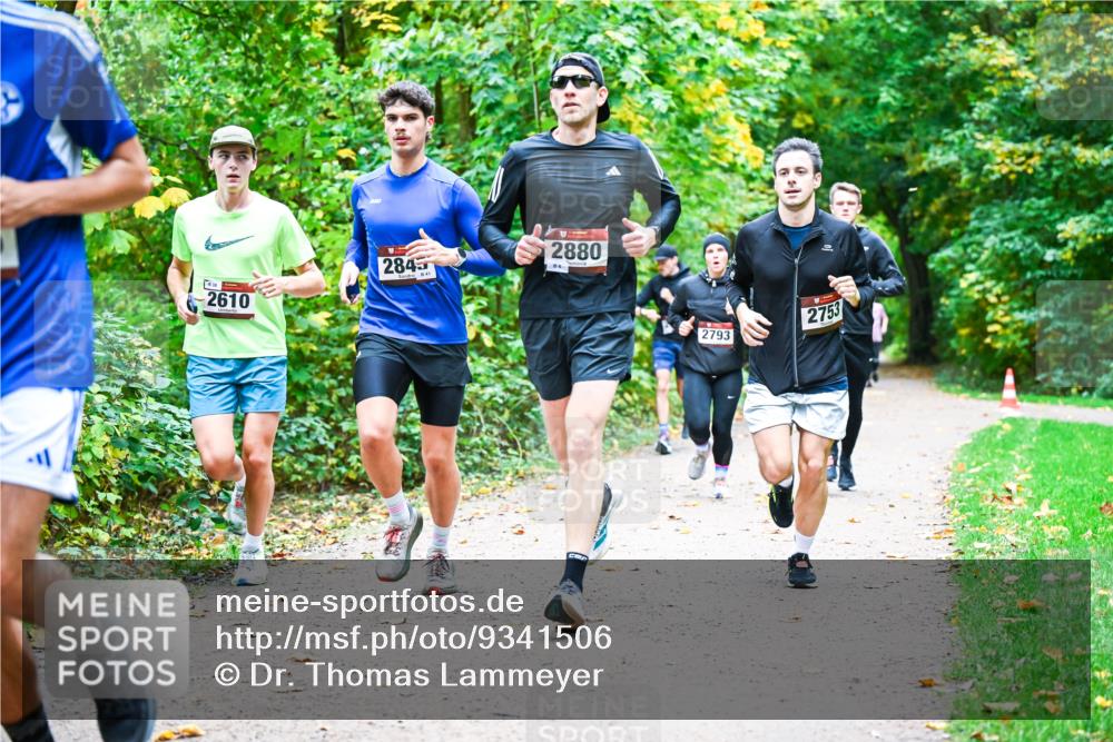 12.10.2025 - Bramfelder Halbmarathon 2025 Dr. Thomas Lammeyer http://msf.ph/oto/9341506 12.10.2025 09:52:04 Laufen 2610, 2845, 2880, 2793, 2753 meine-sportfotos.de