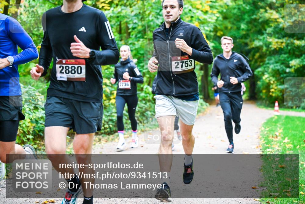12.10.2025 - Bramfelder Halbmarathon 2025 Dr. Thomas Lammeyer http://msf.ph/oto/9341513 12.10.2025 09:52:04 Laufen 2880, 2736, 2753 meine-sportfotos.de