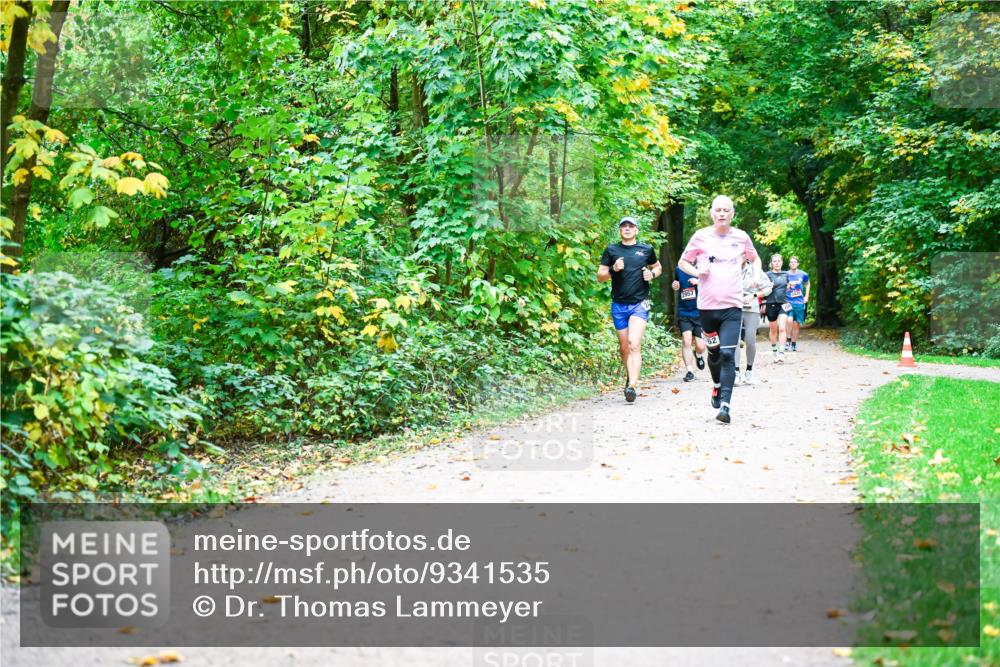 12.10.2025 - Bramfelder Halbmarathon 2025 Dr. Thomas Lammeyer http://msf.ph/oto/9341535 12.10.2025 09:52:11 Laufen 2957 meine-sportfotos.de