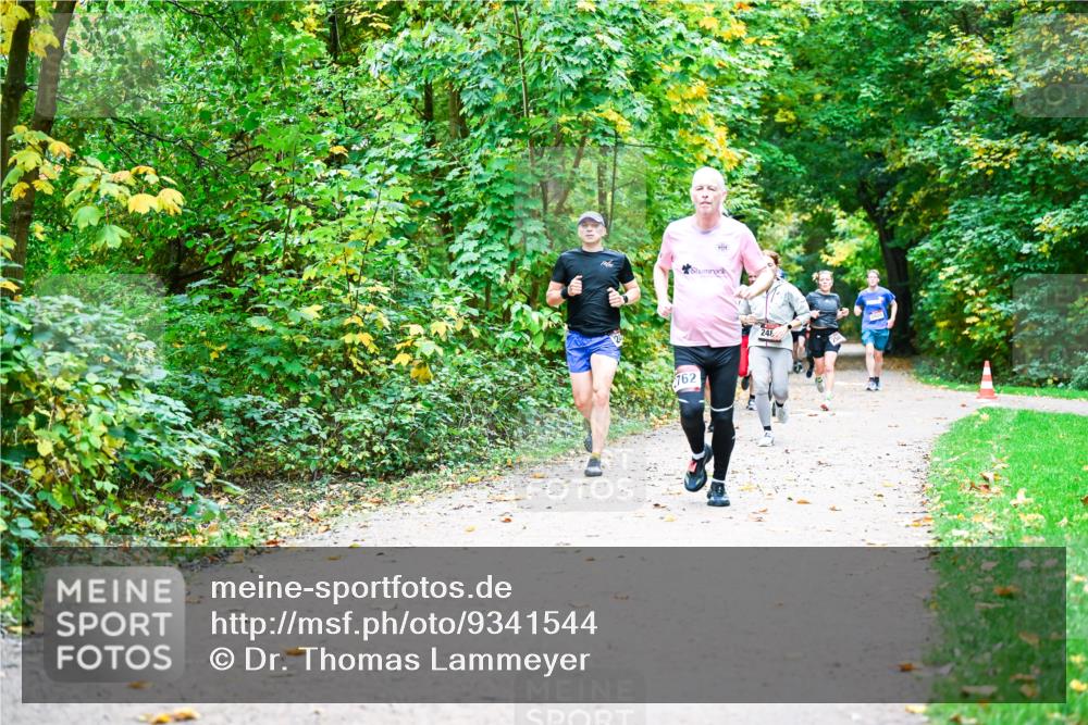 12.10.2025 - Bramfelder Halbmarathon 2025 Dr. Thomas Lammeyer http://msf.ph/oto/9341544 12.10.2025 09:52:12 Laufen 762, 248 meine-sportfotos.de
