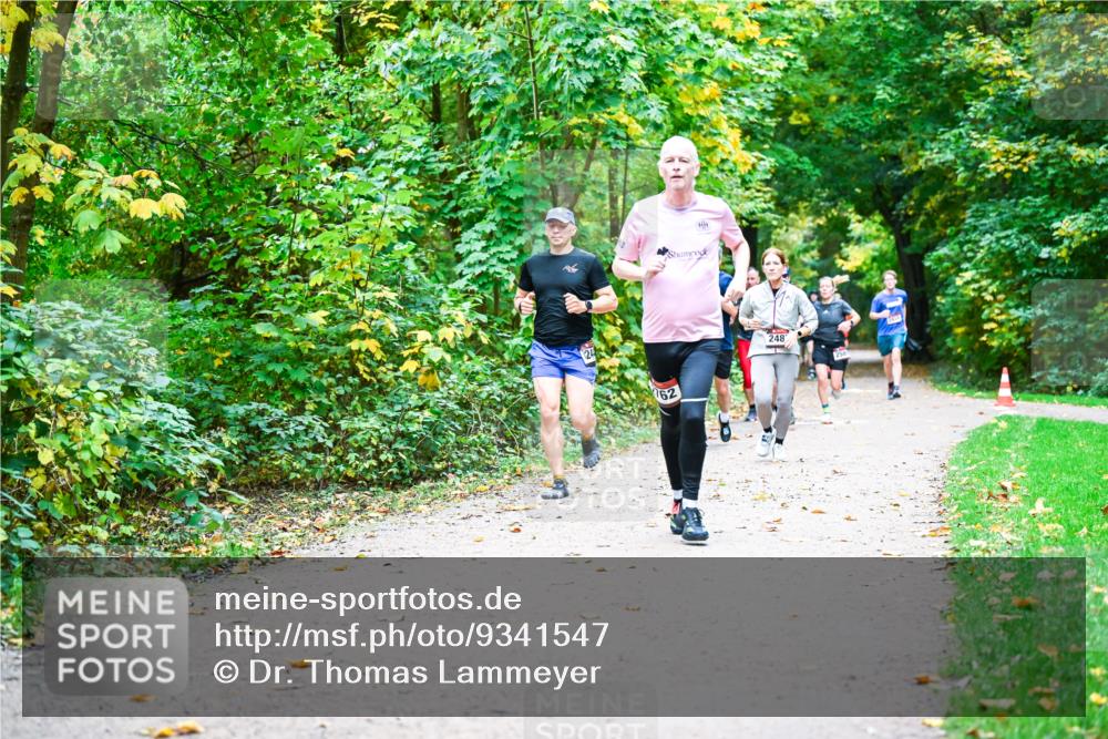 12.10.2025 - Bramfelder Halbmarathon 2025 Dr. Thomas Lammeyer http://msf.ph/oto/9341547 12.10.2025 09:52:13 Laufen 62, 2481 meine-sportfotos.de