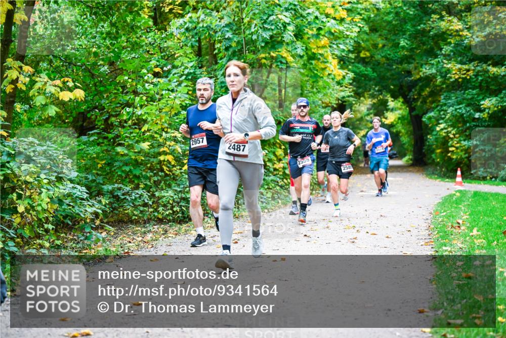 12.10.2025 - Bramfelder Halbmarathon 2025 Dr. Thomas Lammeyer http://msf.ph/oto/9341564 12.10.2025 09:52:15 Laufen 2957, 2487, 2539, 2828, 2589 meine-sportfotos.de